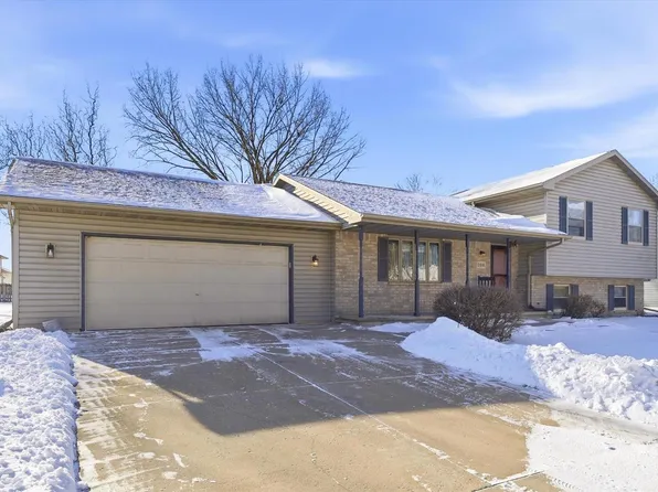 2861 Montclair PLACE, Oshkosh, WI 54904