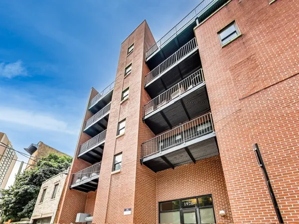 1926 N Lincoln Park West St #2E, Chicago, IL 60614