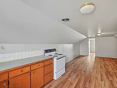 913 E Illinois Ave — Photo 2