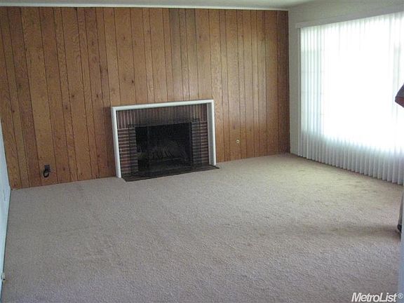 5th image of 3009 Hampshire Dr