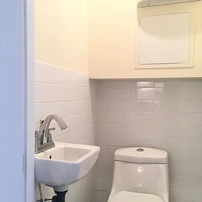 Rented by Nooklyn NYC LLC | media 32