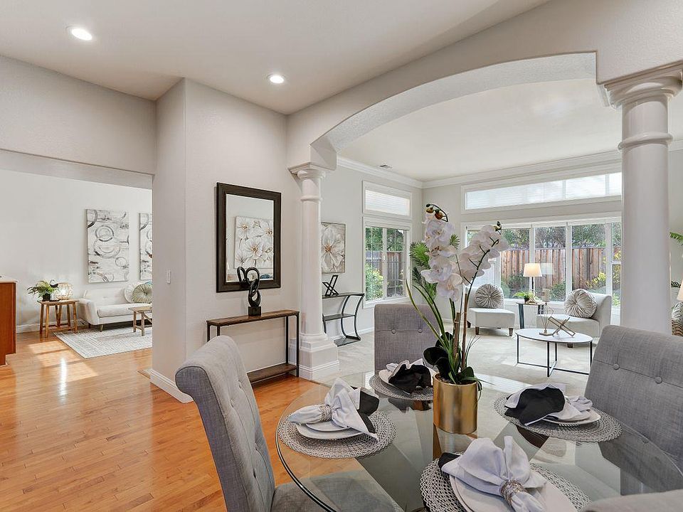 1st image of 2159 Vizcaya Cir