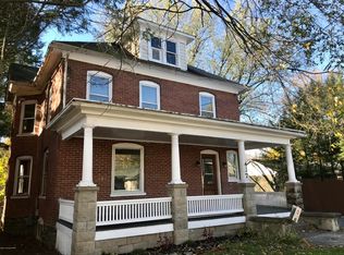 437 N 5th St, Stroudsburg, PA 18360