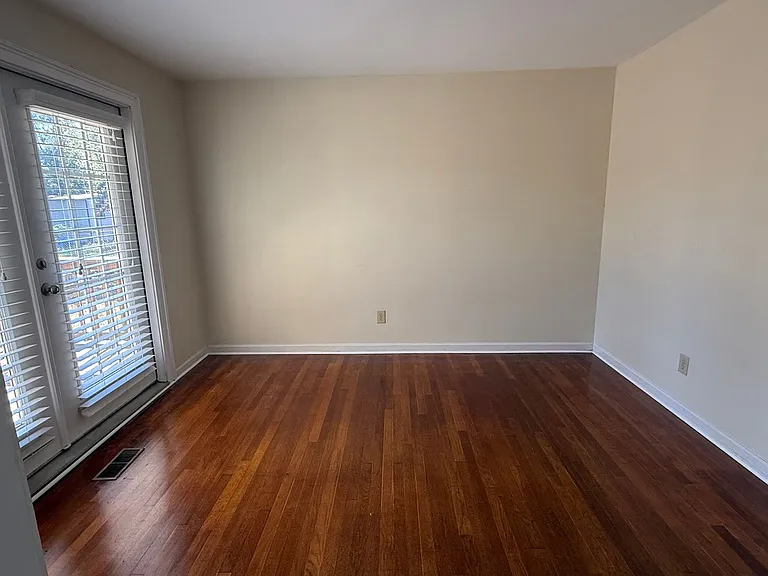 2109 Fleming St — Photo 11