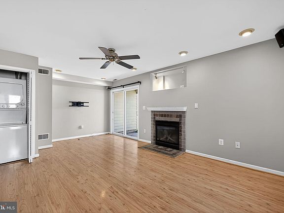 3rd image of 80 Sandra Rd