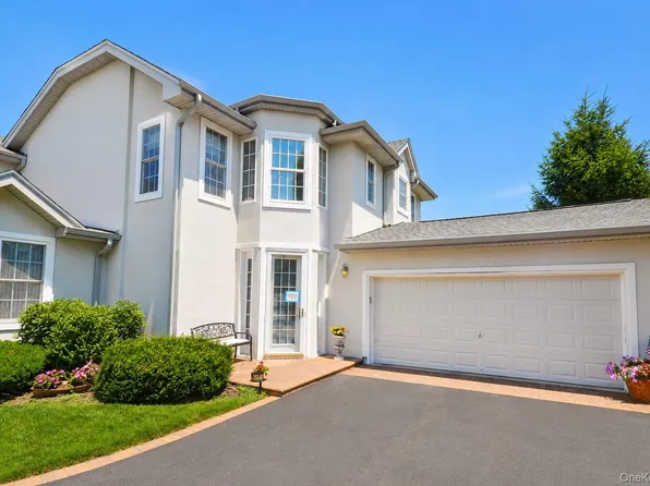 727 Balfour Place, Melville, NY 11747
