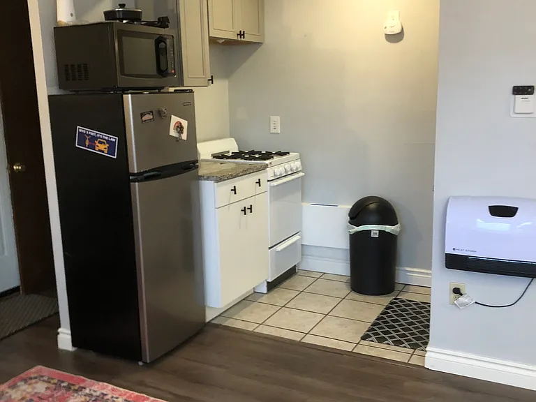 342 E Tompkins St — Photo 9