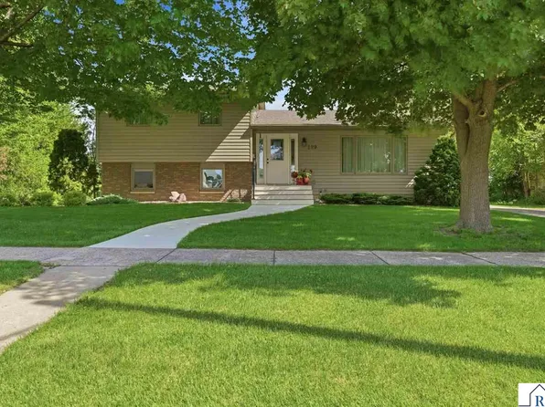 220 North St E, Amboy, MN 56010