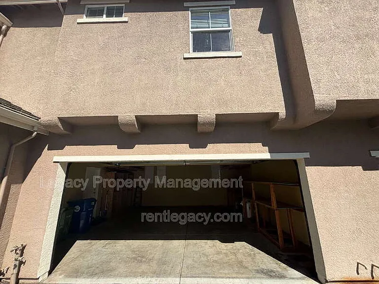 108 Esplanade Cir — Photo 24