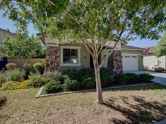 2nd image of 20717 W Delaney Dr