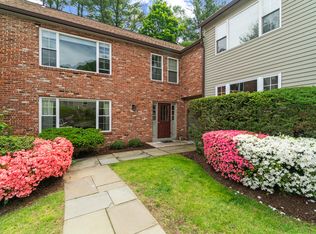 9 Village Walk UNIT 9, Wilton, CT 06897
