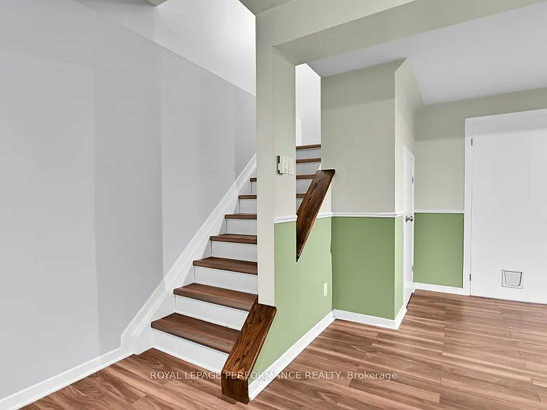 1286 Cedarcroft Cres — Photo 23