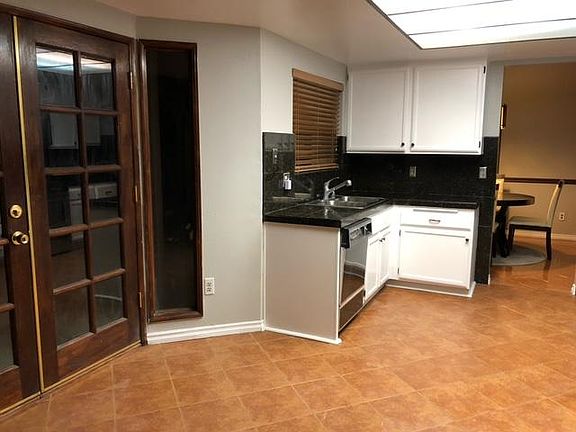 3rd image of 2315 Songbird Ln