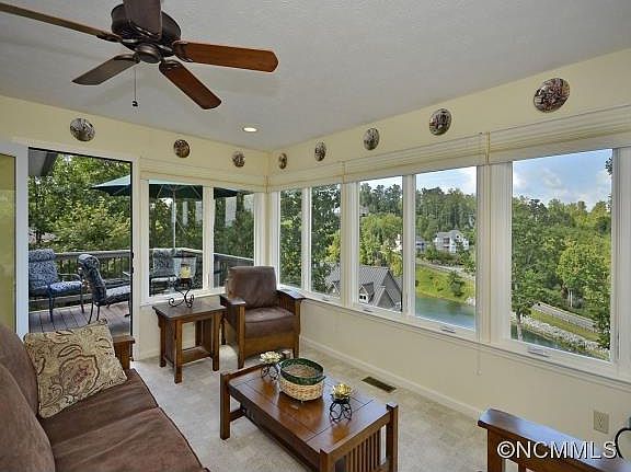 5th image of 110 Jenny Lind Dr