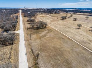 155 Nocona Dr, Nocona, TX 76255