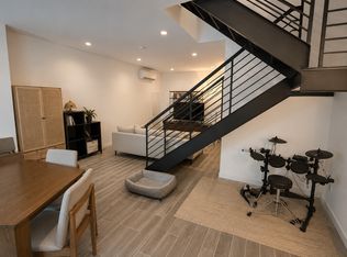 383 12th St #1R, Brooklyn, NY 11215