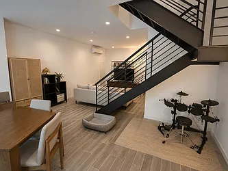 383 12th Street, #1R