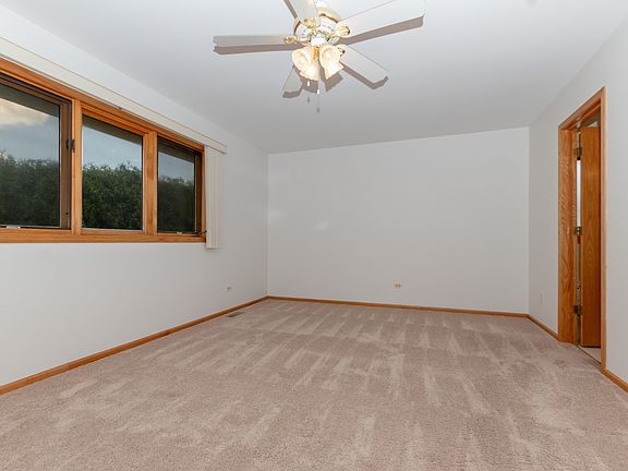 5th image of 11436 Magnolia Ln
