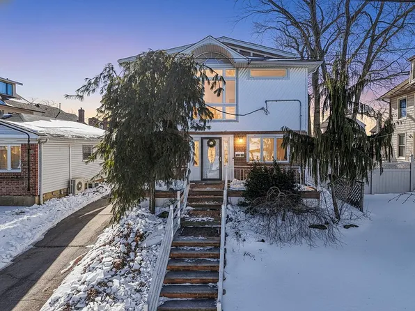 15740 9th Ave, Beechhurst, NY 11357