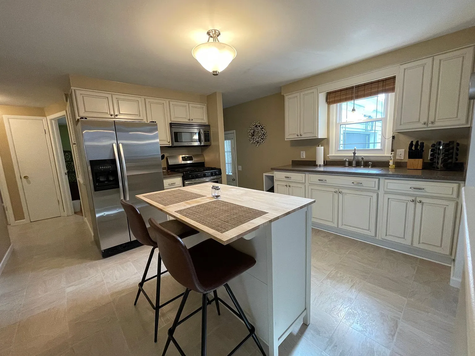 45 Oakwood Dr — Photo 1