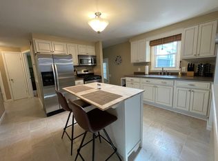 45 Oakwood Dr, Cheektowaga, NY 14227