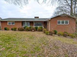 1140 Barclay Ter, Winston Salem, NC 27106