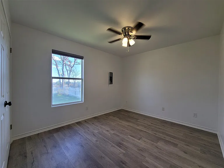 208 Newcastle Dr — Photo 22