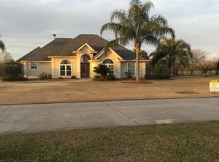 216 Lake View Dr, Raceland, LA 70394