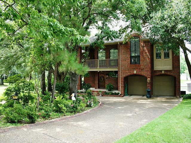 1st image of 51 Lakeside Dr