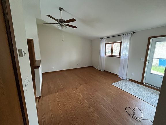 3rd image of 132 Meadows Cir #132