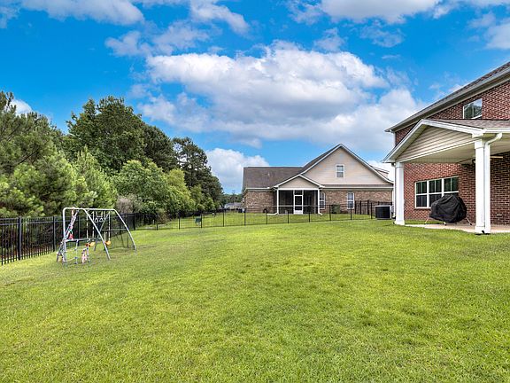 4th image of 565 Curlew Cir