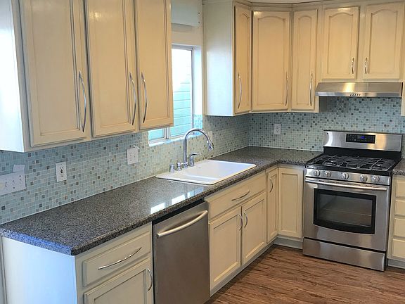 4th image of 1642-44 Donax Ave #1642