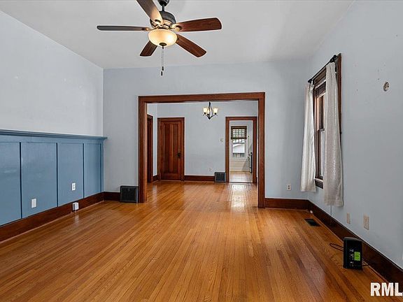 3rd image of 1725 Holmes Ave