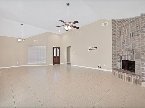 4th image of 8730 Pines Place Dr