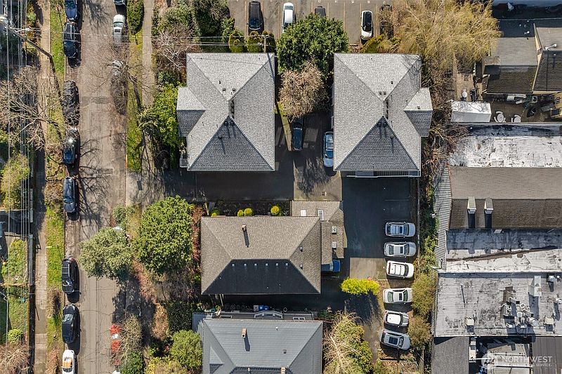 2nd image of 913 917 13th Avenue