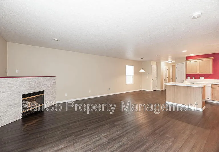 19878 Kendall Ln — Photo 6