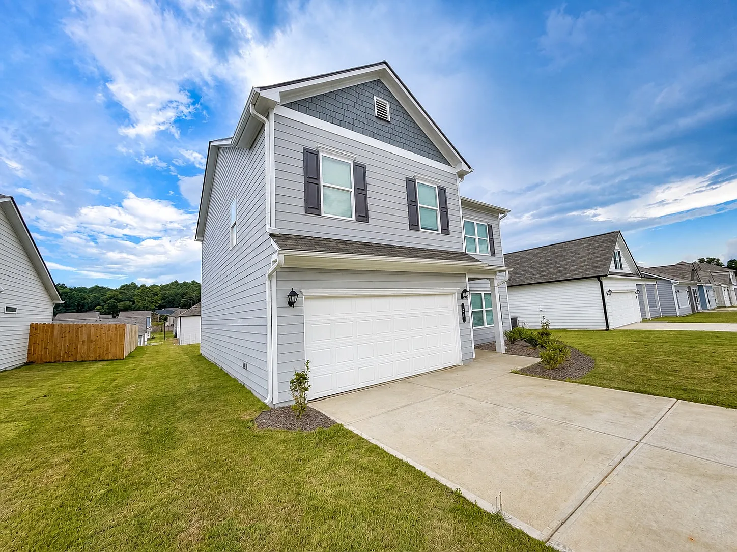 5 bed, 2428 sqft, $2,269 — Photo 4