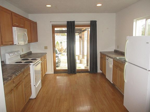 3rd image of 1217 E 105th St