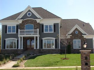 3516 Pheasant Dr, Cedar Falls, IA 50613