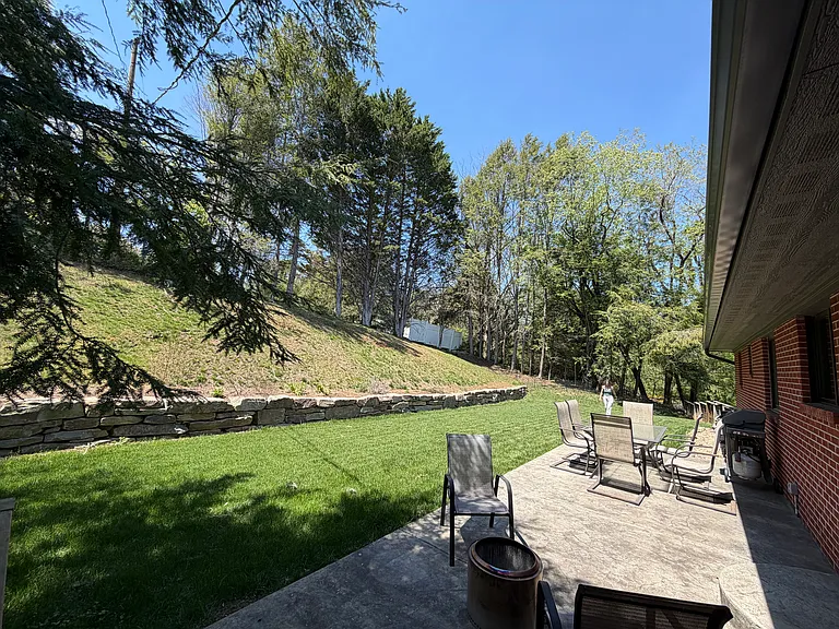 738 Gallimore Rd — Photo 3