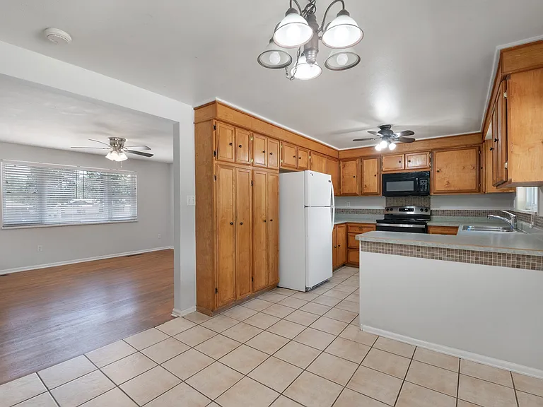 4110 Garrett Pl — Photo 32