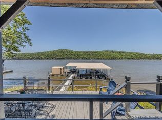 906 Cable Point Dr, Climax Springs, MO 65324