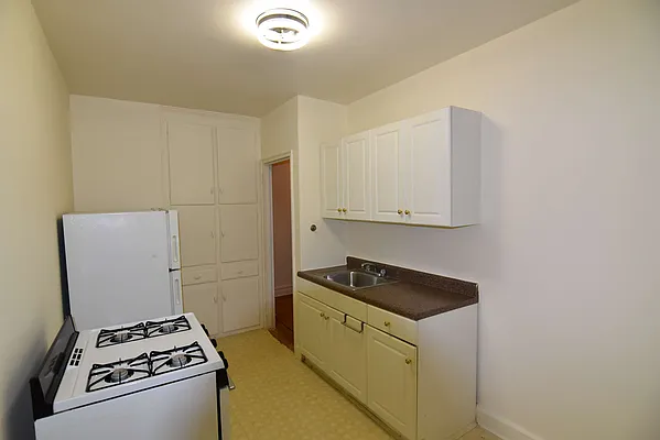 Rented by Zuz Realty | media 34
