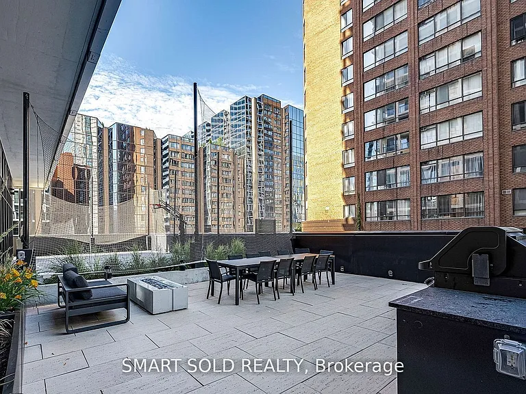 20 Edward St #2620 — Photo 11