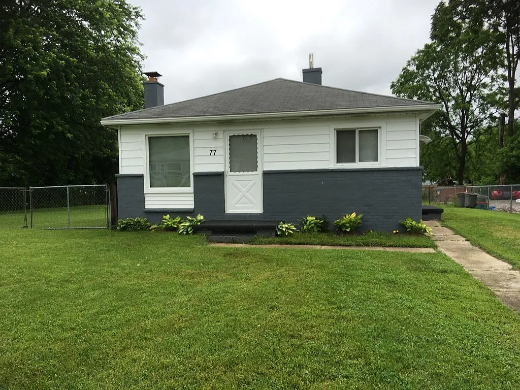 77 Devonshire Rd photo 1
