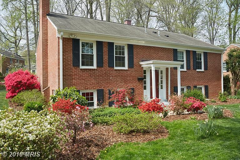 1st image of 804 Blossom Dr
