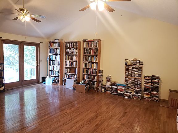 5th image of 2413 N East St
