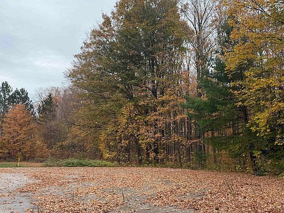 3rd image of 130 Timberlane Trl