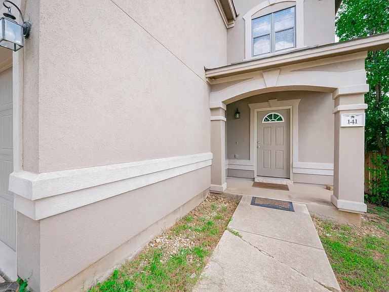 141 Clover Cv — Photo 43