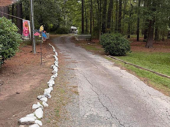 3rd image of 209 Brown Hill Rd